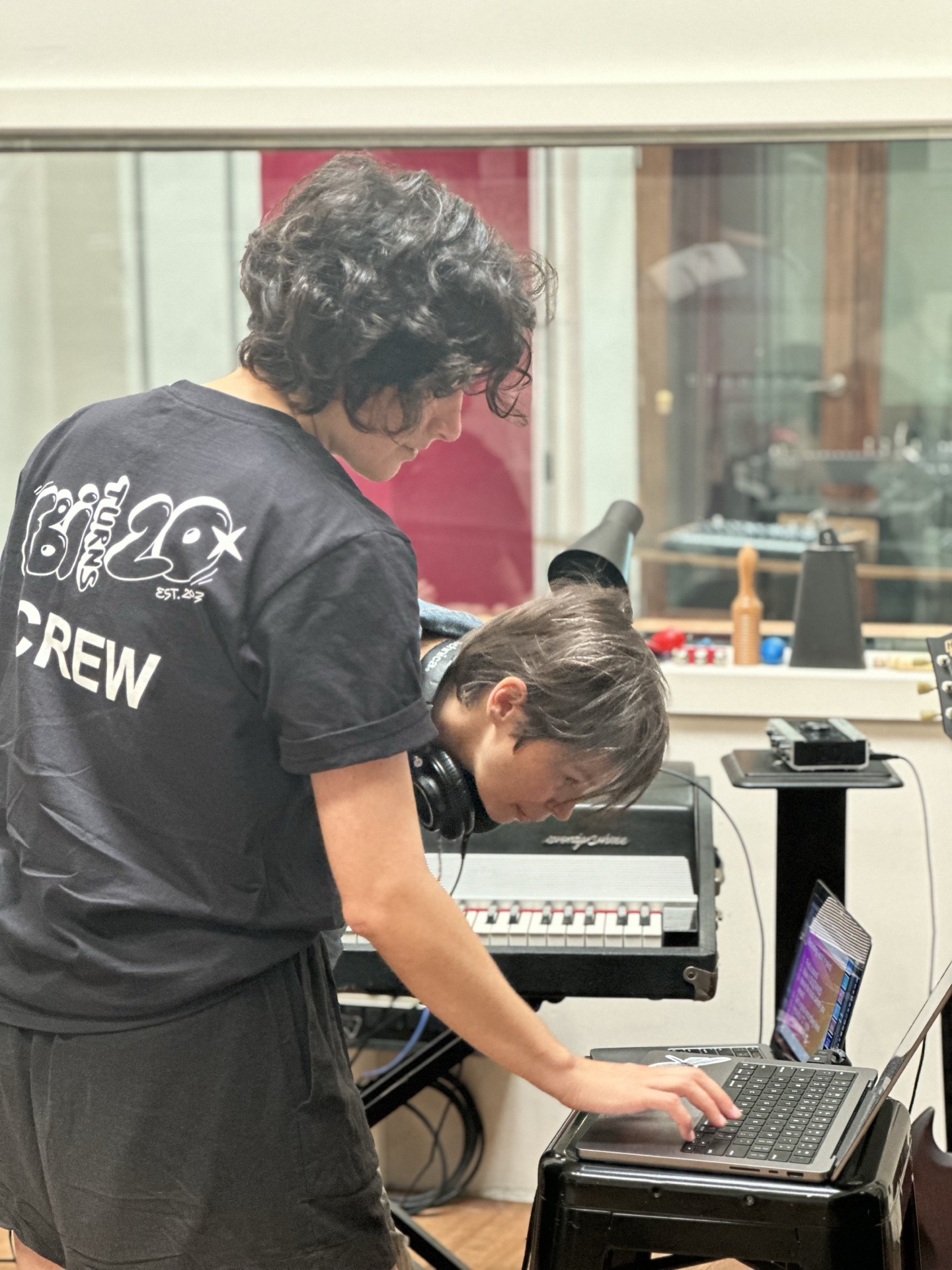 students recording sound in class together.